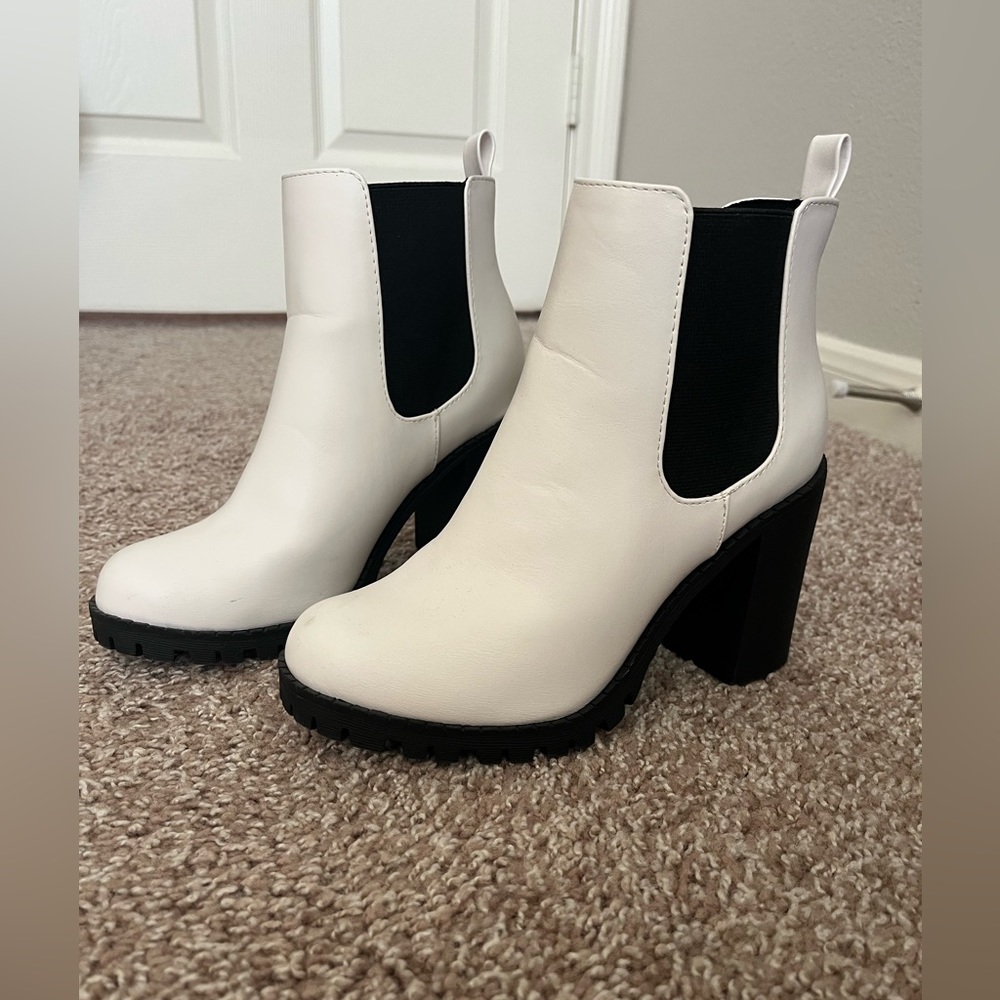 Women’s White & Black Heeled Boots